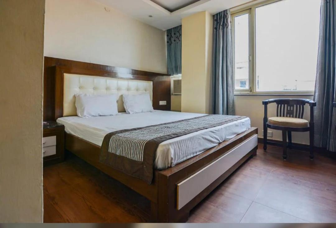 Hotel Opulence Pathānkot 객실 사진
